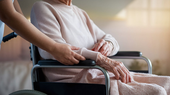 Safe Home Care Guide for Immobile Seniors